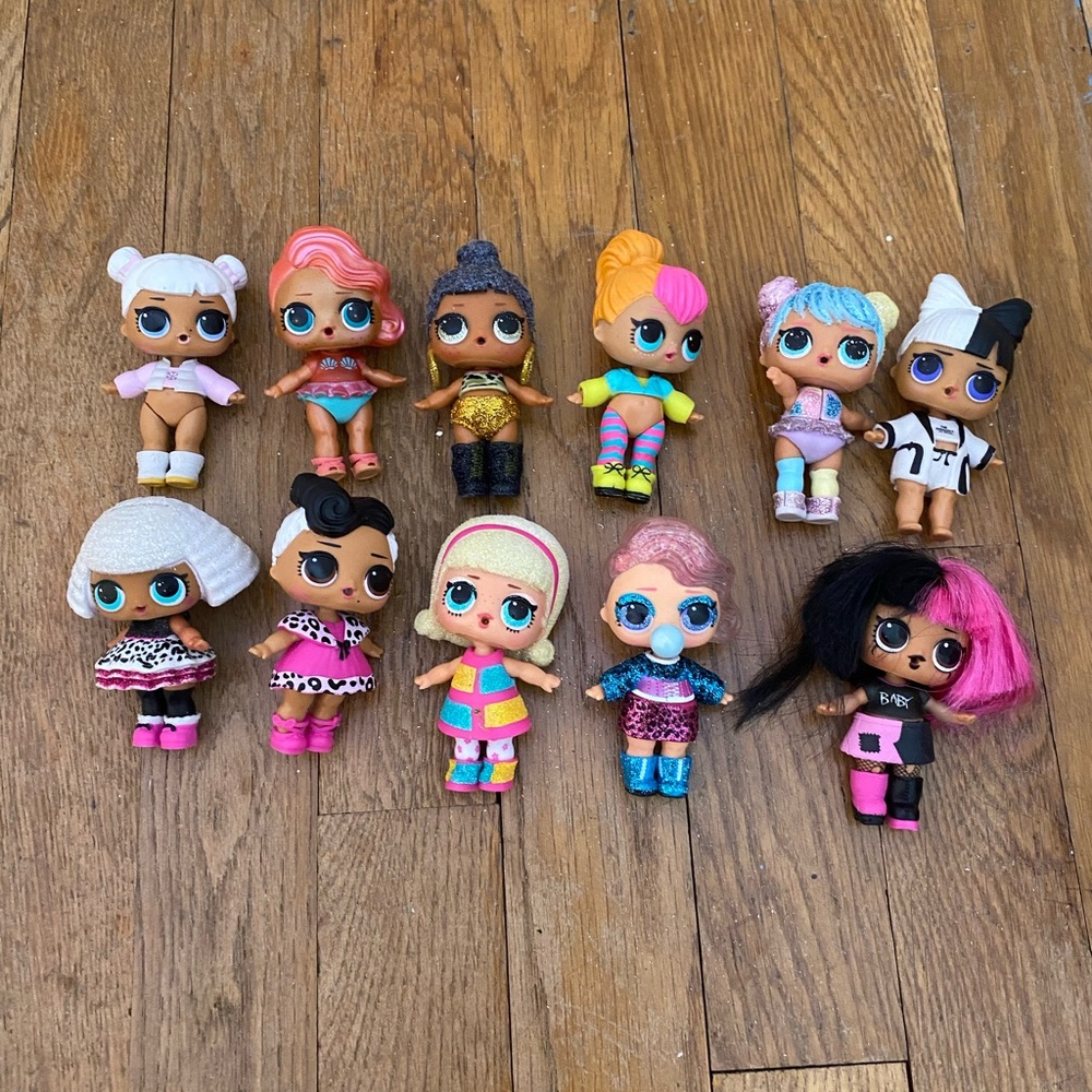 11 count LOL dolls